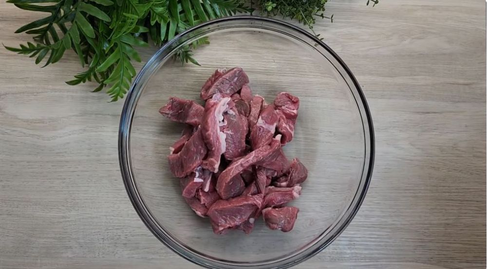 Cukup 10 menit, begini cara cepat mengempukkan daging tanpa marinasi baking soda atau nanas