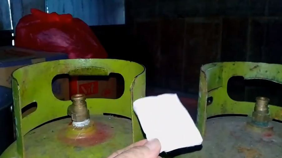 Bermodal 1 bahan sederhana, ini cara mudah mengatasi gas yang tidak mau mengalir ke kompor