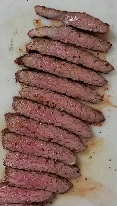 Tanpa dimarinasi baking soda, ini cara mudah mengempukkan daging sapi cuma pakai 1 bahan dapur