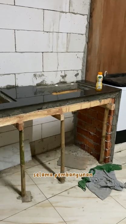 dapur renovasi budget 3 jutaan jadi apik © 2023 brilio.net