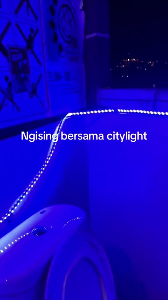 Toilet pemandangan citylight © TikTok