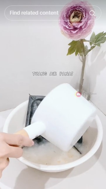 Bukan dengan sitrun dan baking soda, ini cara mudah hilangkan kerak di tungku kompor pakai 2 bahan