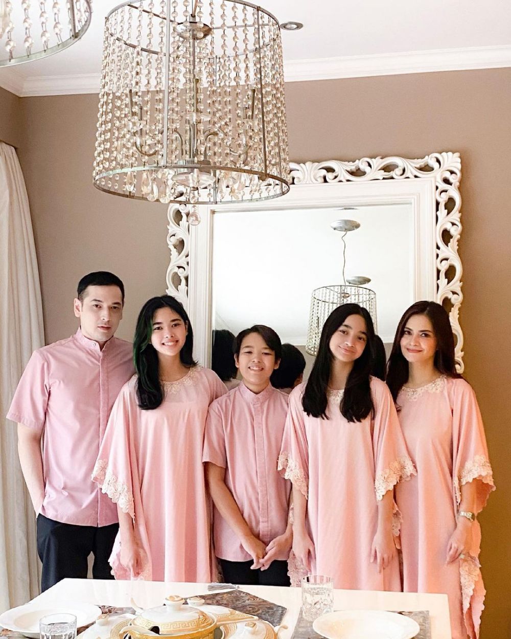  momen kedekatan Chanella Leslie dan Sydney anak Cut Tari © 2023 brilio.net