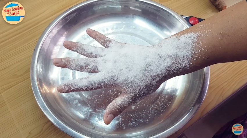 Bukan pakai garam atau pasta gigi, ini trik mengatasi kulit tersiram air panas dengan 1 bahan dapur