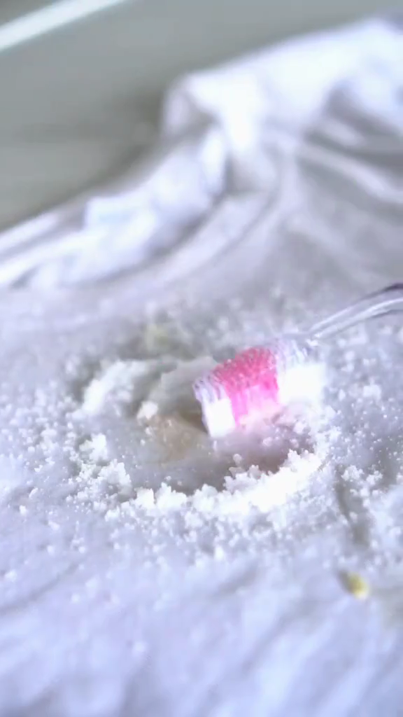 Tanpa deterjen, ini cara menghilangkan noda getah pisang di pakaian pakai 3 bahan dapur