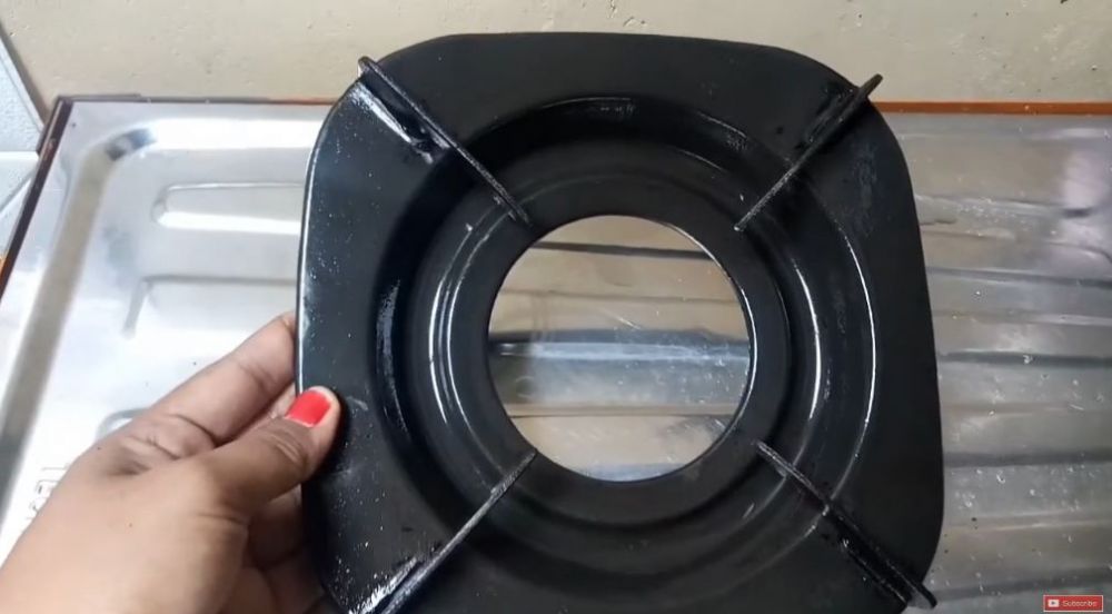 Tanpa sitrun dan baking soda, ini cara bersihkan tungku kompor gas yang berminyak dan berkerak