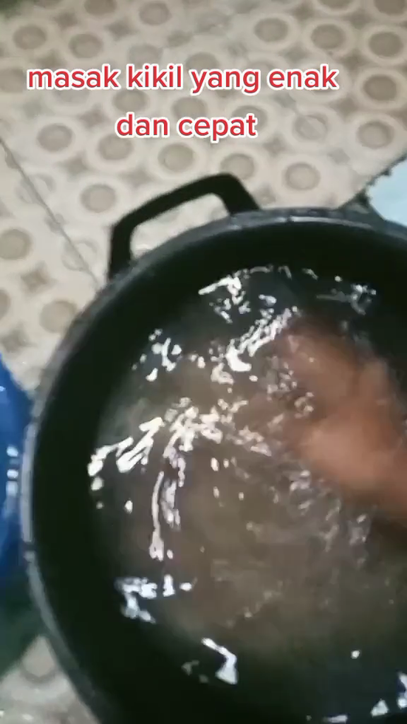 Tanpa perlu direbus, ini trik mengolah kikil agar bebas bau cuma pakai 1 bahan dapur