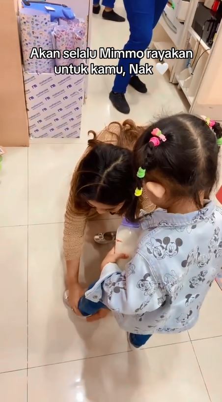 kiky saputri dan putri angkat © TikTok kiky saputri dan putri angkat © TikTok