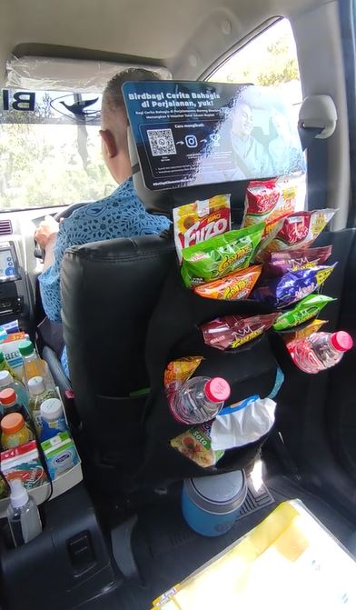 Momen driver taksi online sediakan snack untuk penumpang TikTok