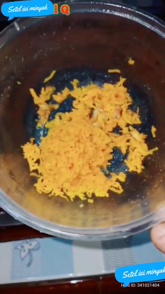 Bukan diolesi pasta gigi atau es batu, ini cara atasi tangan kena minyak panas pakai 2 bahan dapur