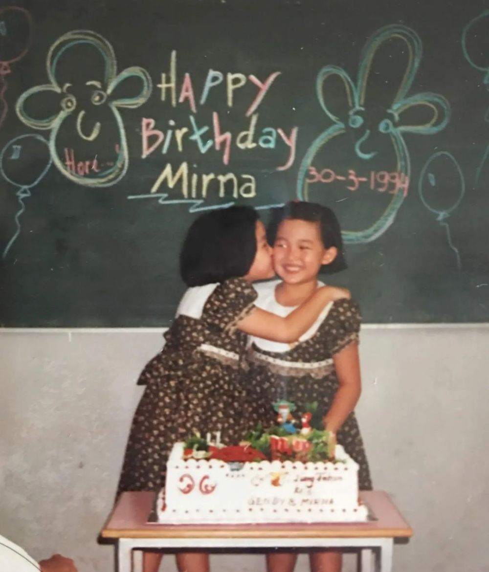 potret kenangan mirna salihin dan kembaran © instagram