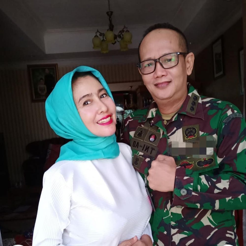 gaya seleb istri anggota TNI saat dampingi suami dinas © 2023 brilio.net