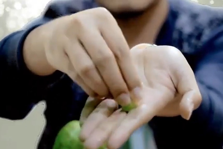 Bukan dicuci sabun, ini cara cepat menghilangkan getah labu siam di tangan pakai 1 jenis sayur