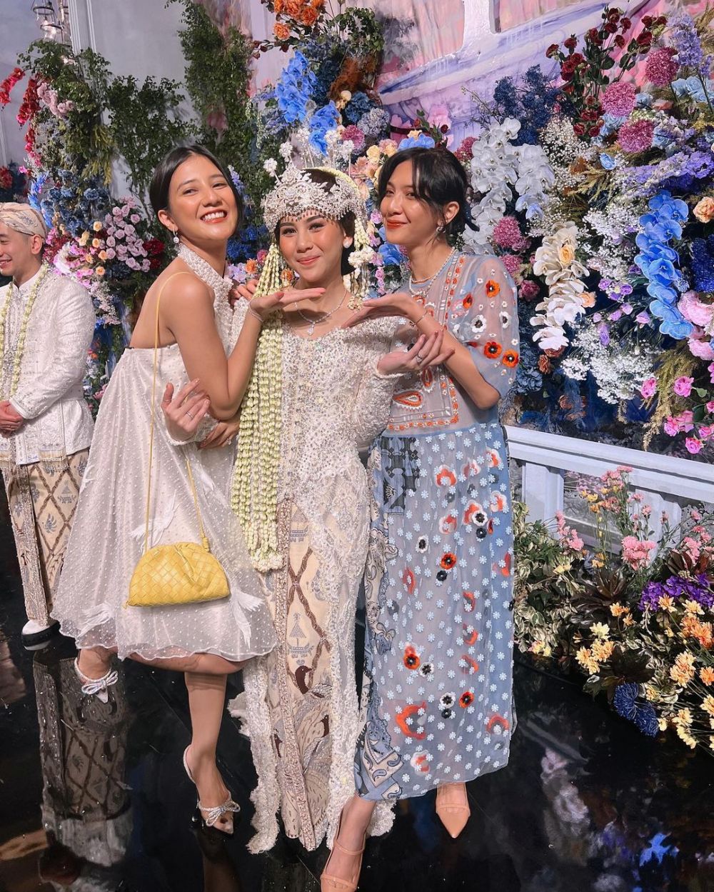 momen pernikahan adinda thomas dan raka akmal © berbagai sumber