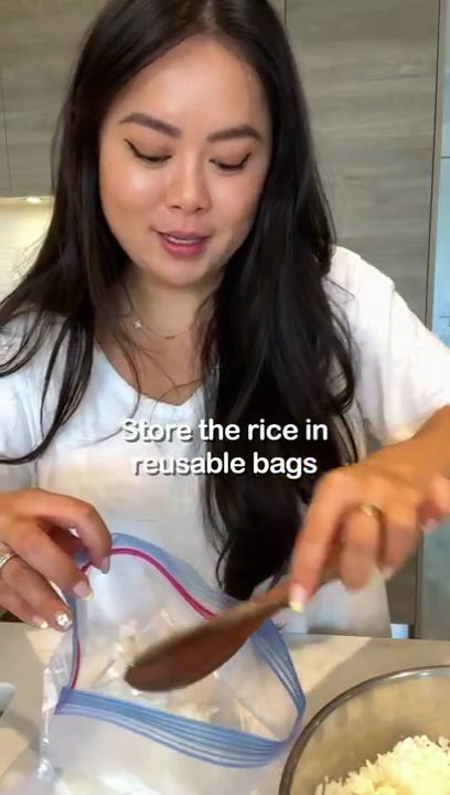 Nggak perlu pakai nasi pera, ini cara bikin nasi goreng agar hasilnya kering dan tak berkerak