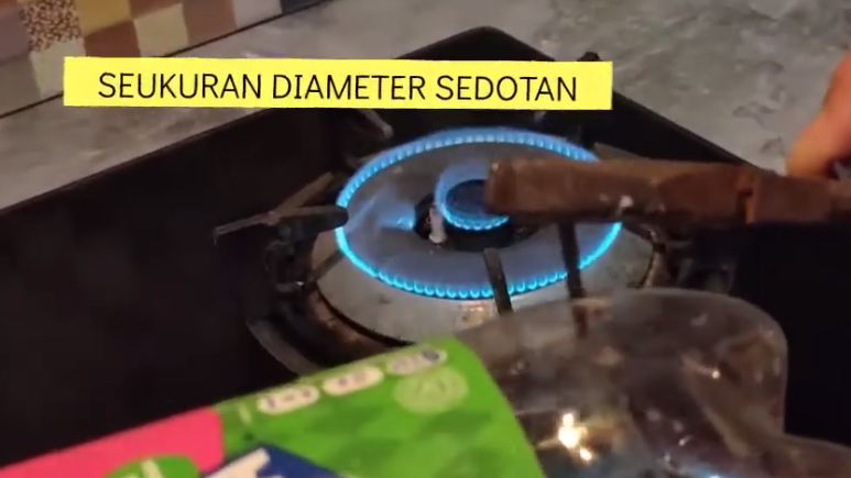 Aksi warganet tunjukkan fungsi lain botol bekas ini kreatif, hasilnya bermanfaat sekaligus bikin kagum