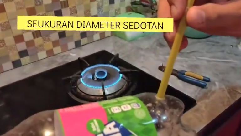 Aksi warganet tunjukkan fungsi lain botol bekas ini kreatif, hasilnya bermanfaat sekaligus bikin kagum