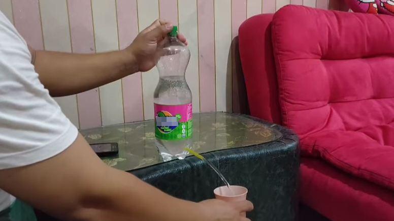 Aksi warganet tunjukkan fungsi lain botol bekas ini kreatif, hasilnya bermanfaat sekaligus bikin kagum