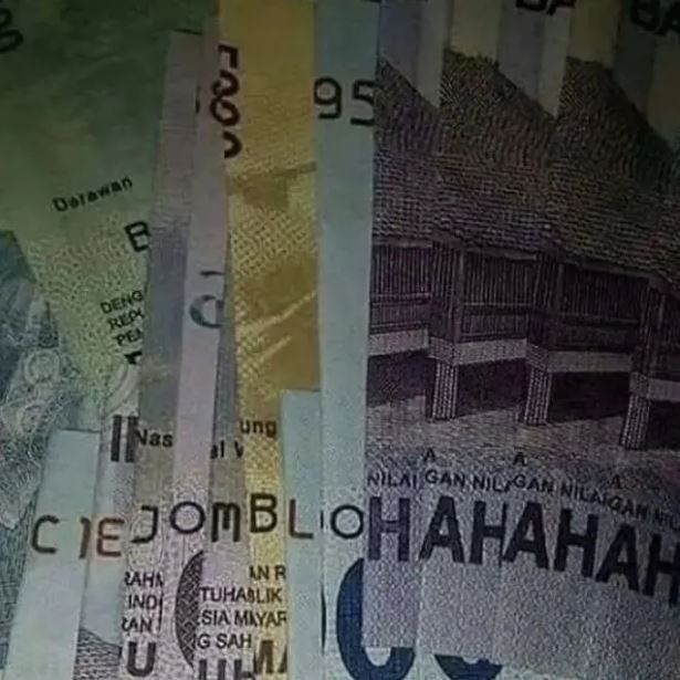 Potret kocak kreativitas orang pakai uang kertas Berbagai sumber Potret kocak kreativitas orang pakai uang kertas Berbagai sumber