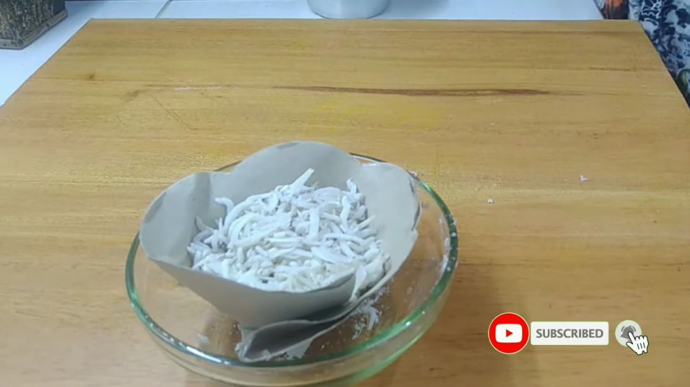 Bukan pakai larutan garam, ini cara menghilangkan rasa asin di ikan asin cuma pakai 1 alat sederhana