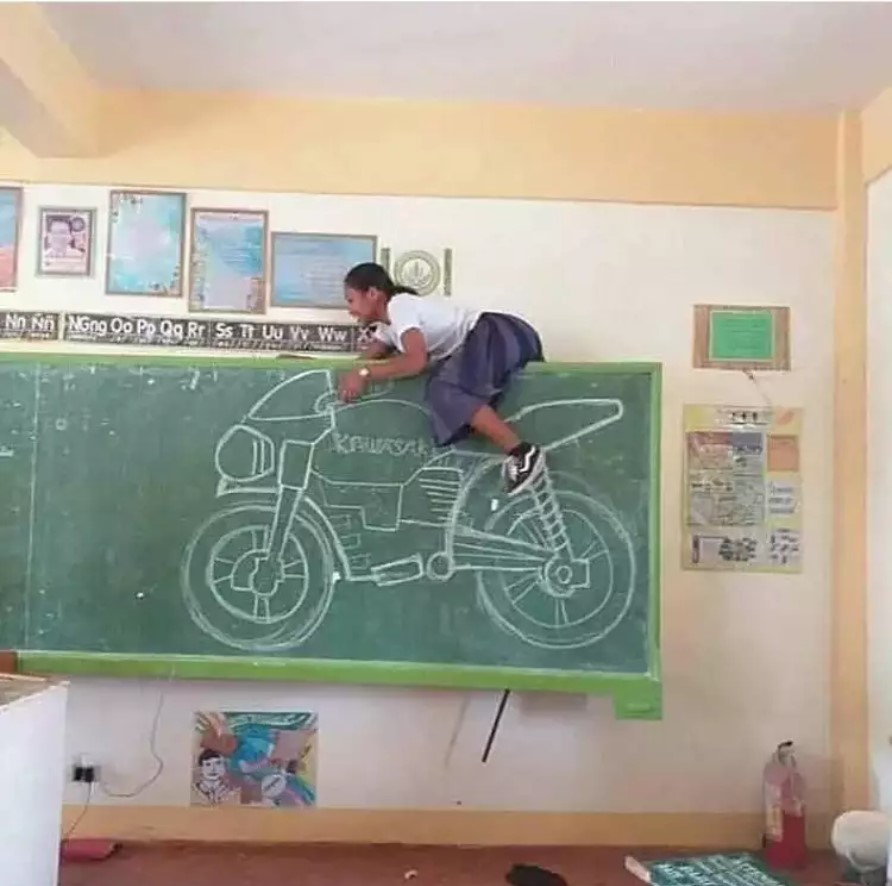 Bingung cara menegur murid ini  Berbagai sumber