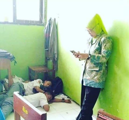 Bingung cara menegur murid ini  Berbagai sumber