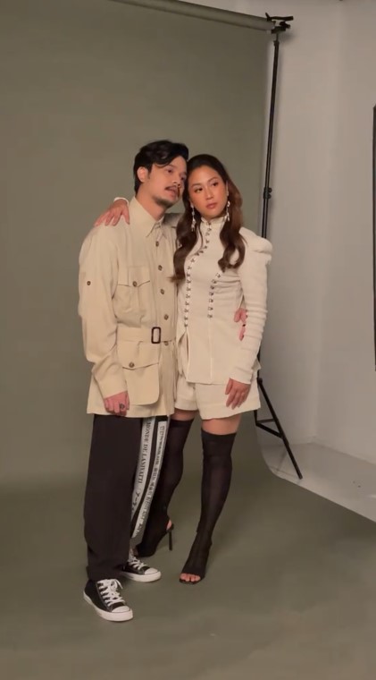 Sherina dan Derby Romero jalani pemotretan © berbagai sumber