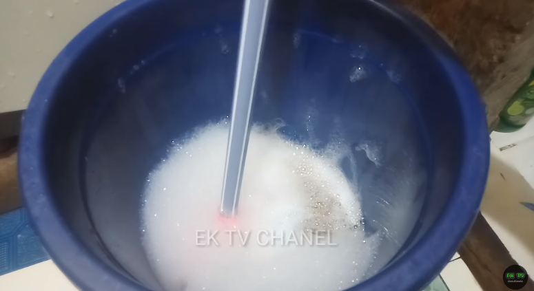 Tanpa sitrun, ini cara mencuci kain pel yang dekil agar bersih kembali cuma tambah 1 bahan dapur