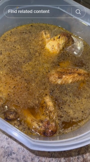 Trik jitu mengatasi ayam goreng keasinan usai dimasak, cukup tambah 1 bahan dapur