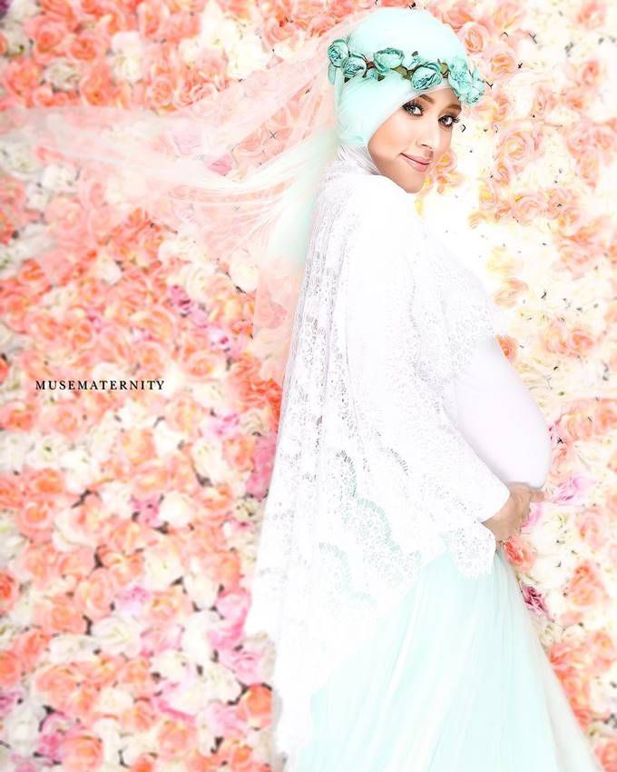 maternity shoot anak kedua tema bunga © instagram maternity shoot anak kedua tema bunga © instagram