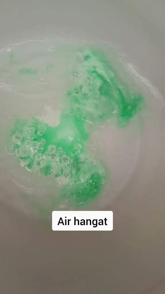Tanpa cuka, ini cara basmi noda di sendok stainless steel agar kinclong lagi cuma pakai 2 bahan dapur