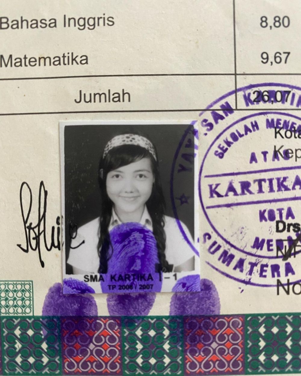 pas foto seleb di ijazah sma © instagram