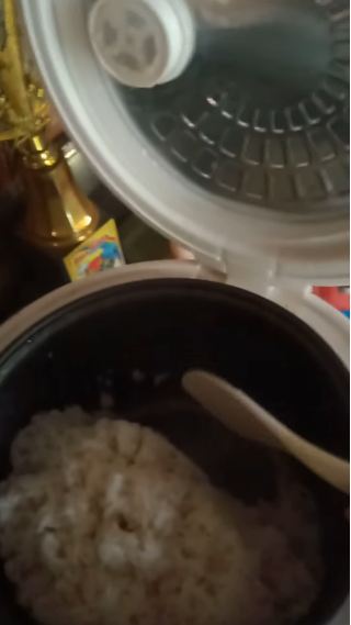Tak perlu ditutup kain, ini cara menjaga nasi dalam rice cooker tetap pulen dan tak berkerak