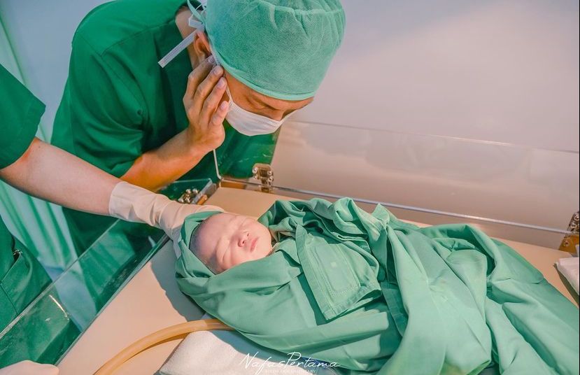 proses persalinan istri reiner manopo © instagram