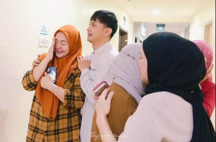 proses persalinan istri reiner manopo © instagram