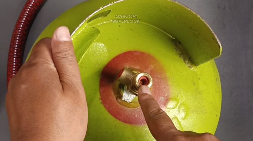 Tak perlu ditambal karet gelang atau sabun, ini trik mengatasi gas elpiji mampet pakai 1 sampah dapur