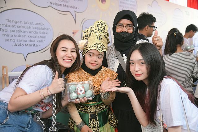 Aaliyah dan Thariq ikut aksi sosial © Instagram