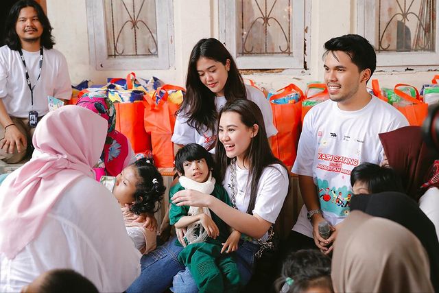 Aaliyah dan Thariq ikut aksi sosial © Instagram