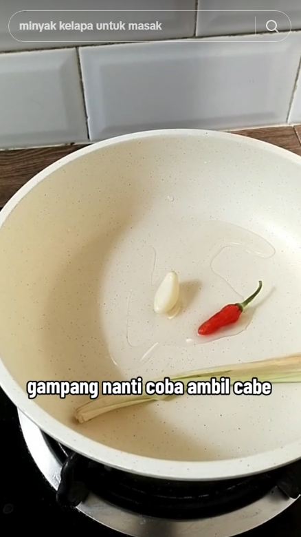 Jangan cuma pakai minyak kelapa, ini trik menanak nasi putih agar makin kaya serat dan rendah kalori