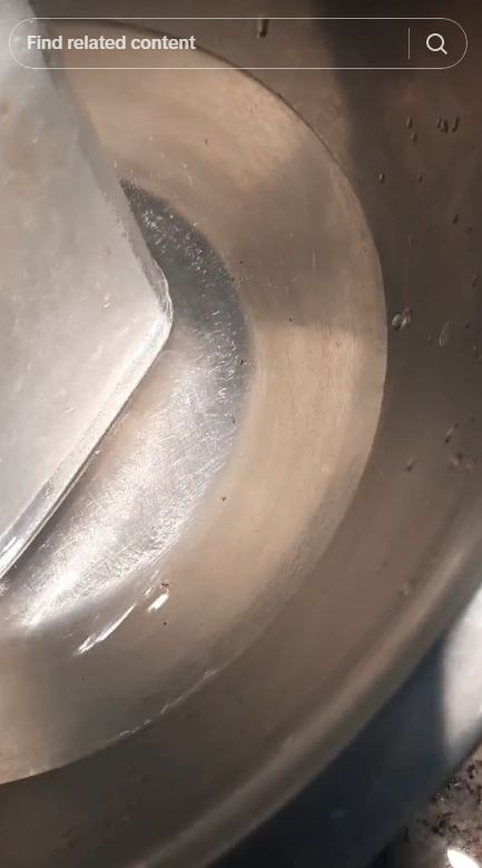 Tak perlu ditambah rempah, ini trik ampuh mengusir semut di toples gula