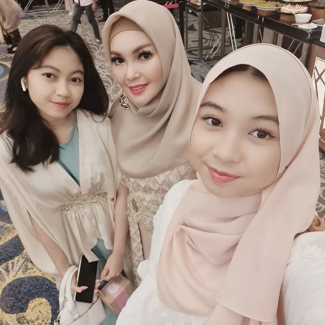 Tanty Octavia diduga pacar Ferry Irawan © Instagram