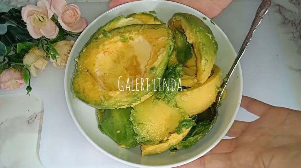 Tanpa dikucuri jeruk, ini cara mudah menyimpan alpukat matang agar awet dan tak busuk sampai 6 bulan