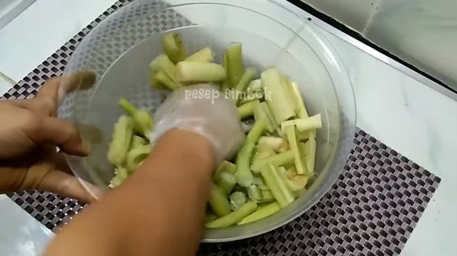 Tak direndam asam jawa, ini cara jitu hilangkan getah lompong agar tak bikin gatal pakai 1 bahan dapur
