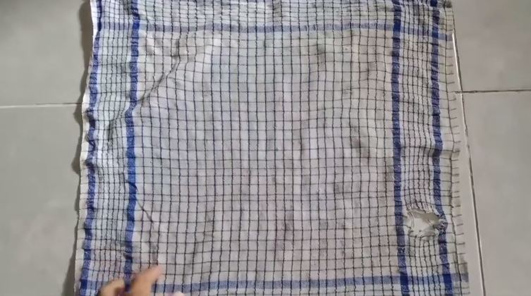 Tanpa sitrun, ini cara ampuh mengubah lap dapur dekil jadi bersih lagi pakai 1 bahan sederhana