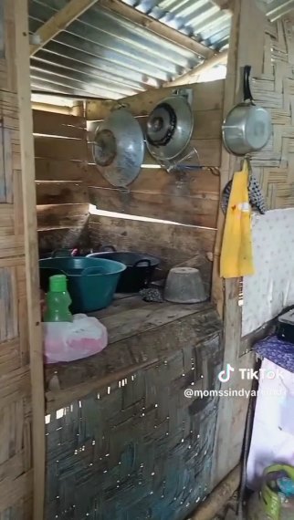 dapur dinding bambu © TikTok dapur dinding bambu © TikTok