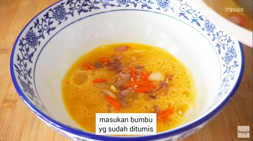 Tanpa ditambah tepung, ini trik goreng telur dadar biar tebal dan gurih pakai 2 bahan dapur