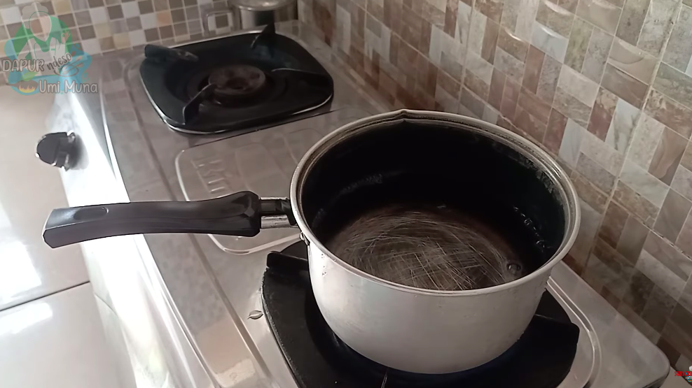 Tanpa metode kukus, ini trik menanak nasi pakai panci agar hasilnya pulen dan antilengket