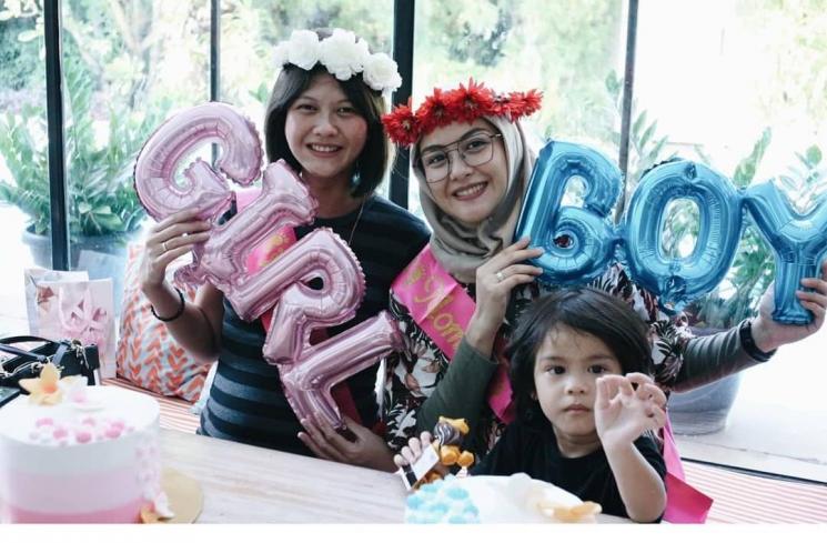 gaya kakak beradik saat hamil bareng © instagram gaya kakak beradik saat hamil bareng © instagram