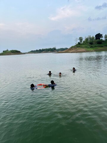 15 Arti mimpi berenang, bisa jadi ada kabar bahagia 