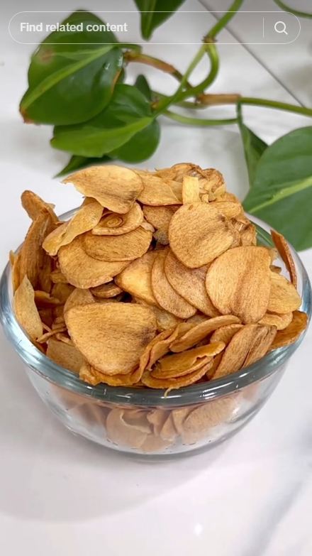 Tanpa direndam air panas, ini trik menggoreng bawang putih agar renyah tahan lama dan tidak gosong